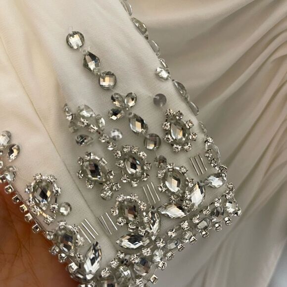 MAC DUGGAL BEADED CUFF DROP SHOULDER FAUX WRAP GOWN WHITE NWT (needs cleaning) - Picture 9 of 11
